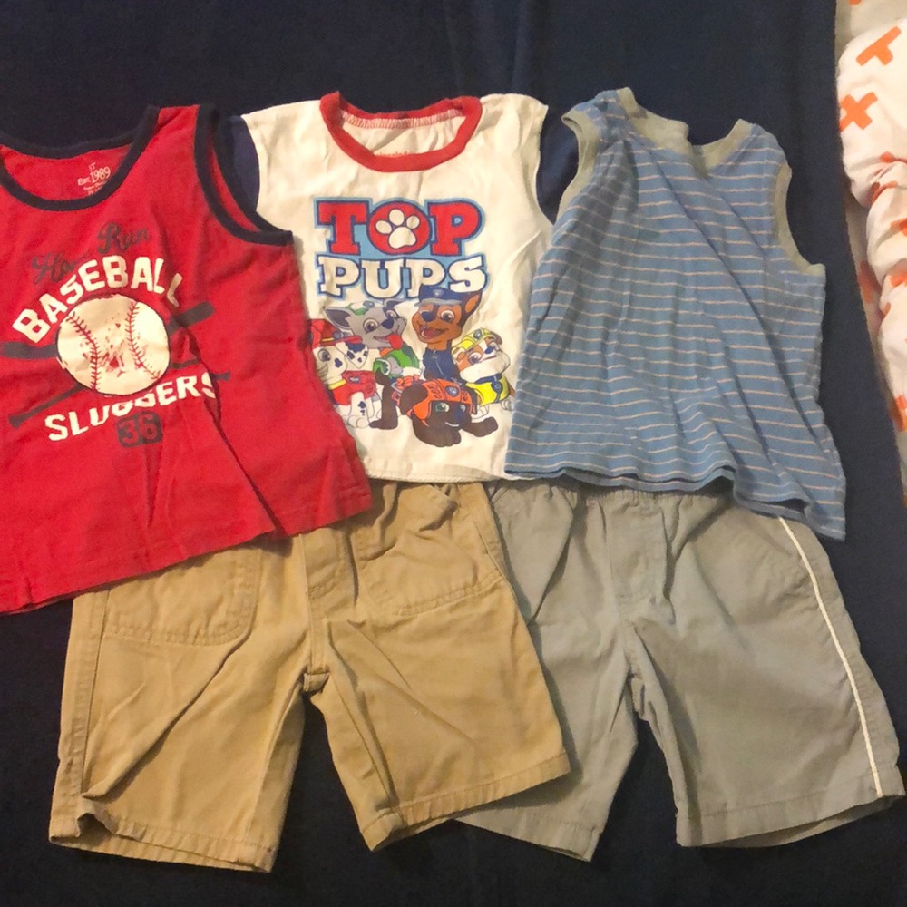 3T boy bundle of shirts and shorts